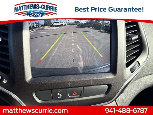 Used 2020 Jeep Cherokee Trailhawk w/ Comfort/Convenience Group AWD/4WD image 18