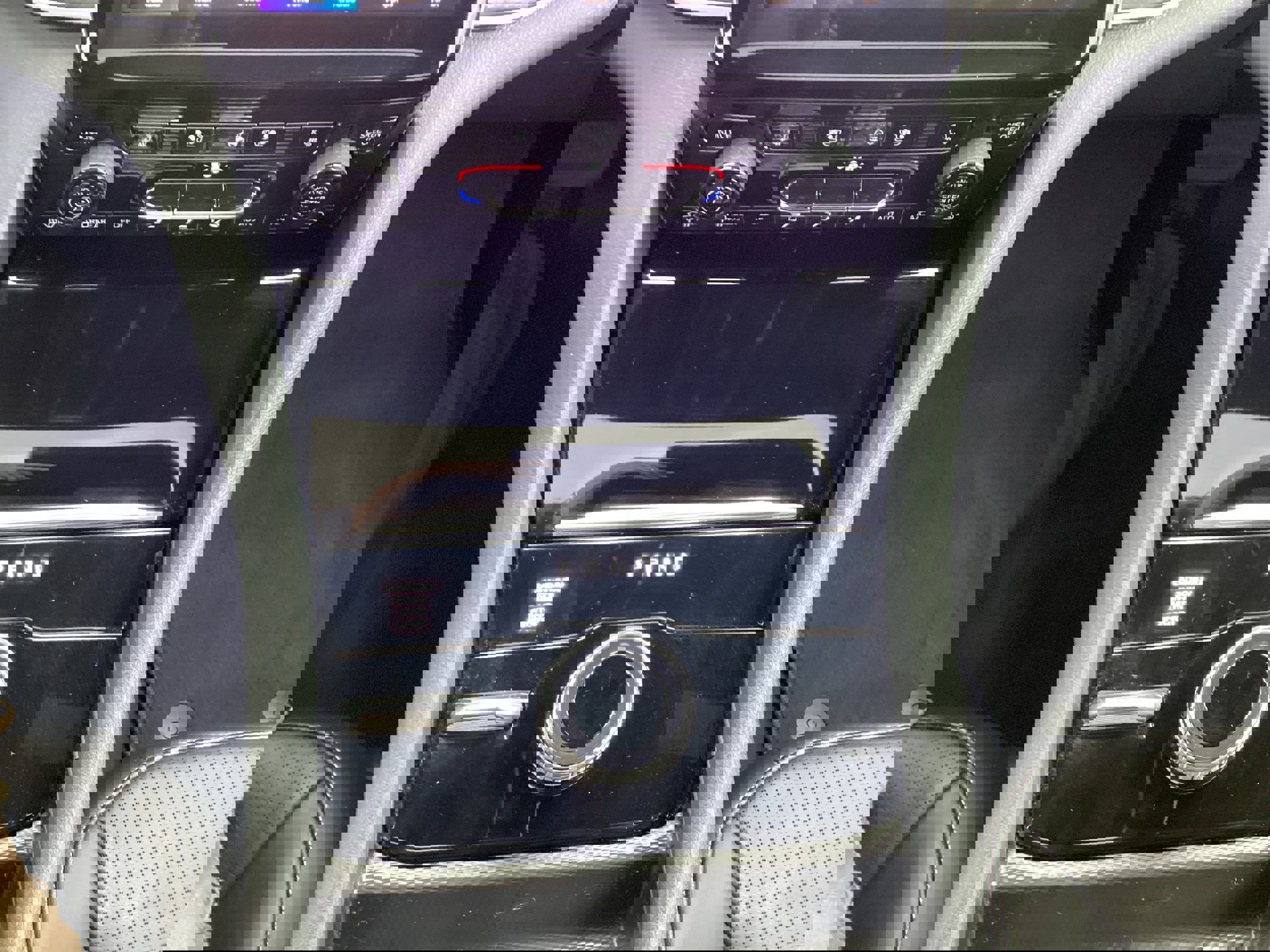 Used 2024 Jeep Grand Cherokee Limited w/ Luxury Tech Group II image 21