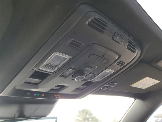 Used 2021 Cadillac Escalade ESV Premium Luxury image 22