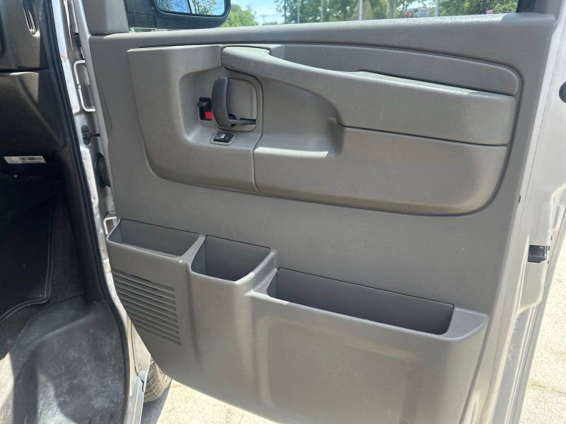 Used 2015 Chevrolet Express 3500 LT w/ LT Preferred Equipment Group RWD image 12