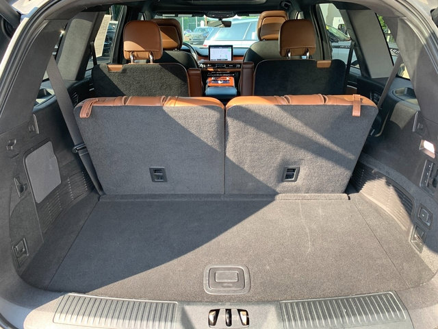 Used 2020 Lincoln Aviator Reserve w/ Elements Package Plus AWD/4WD image 5