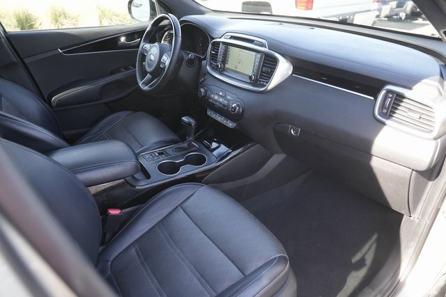 Used 2017 Kia Sorento SX image 18