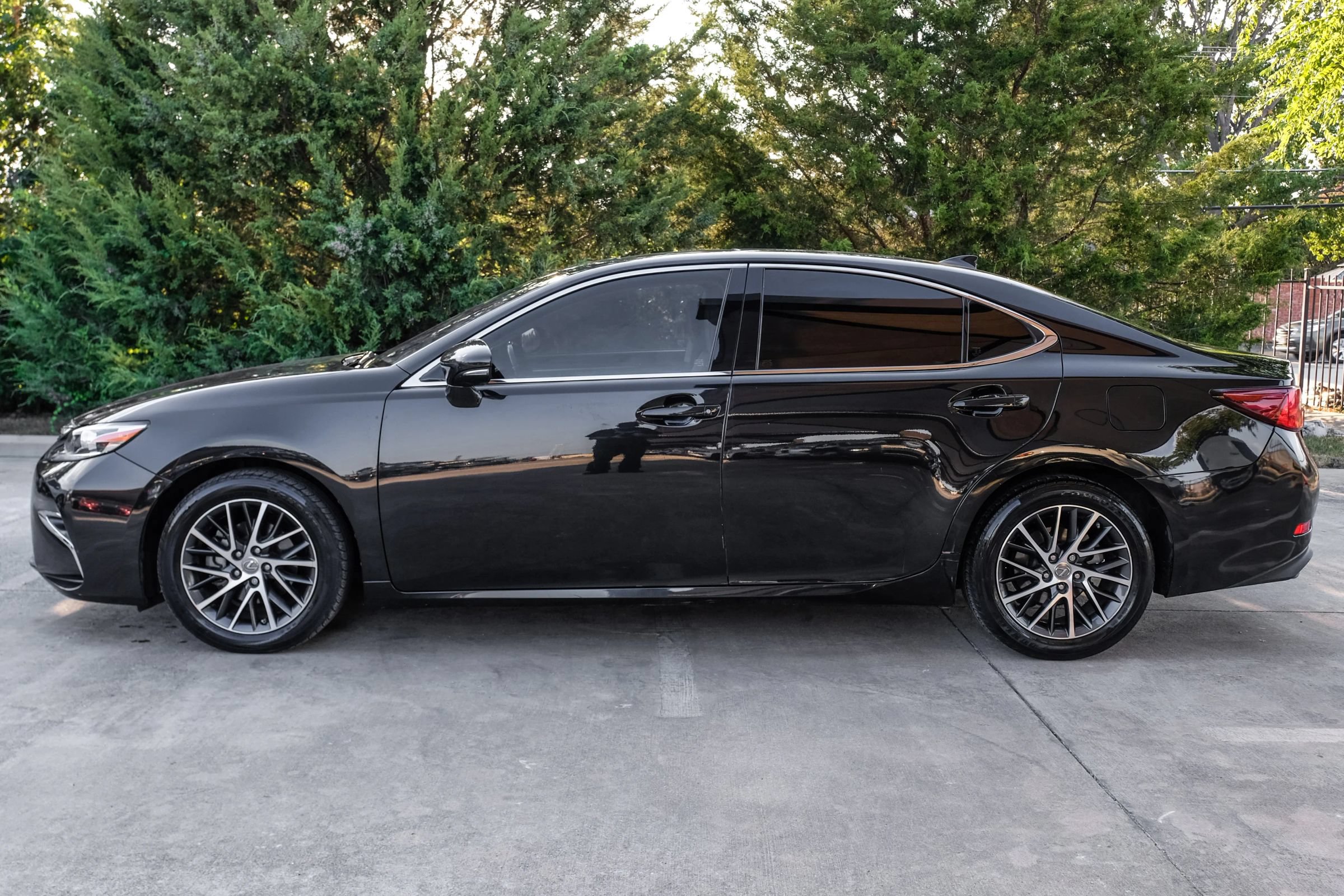 Used 2017 Lexus ES 350 w/ Luxury Package FWD image 12