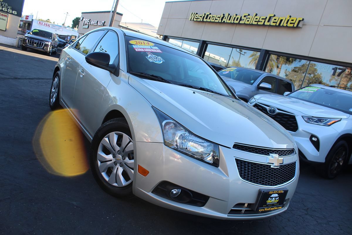 Used 2014 Chevrolet Cruze LS FWD image 31
