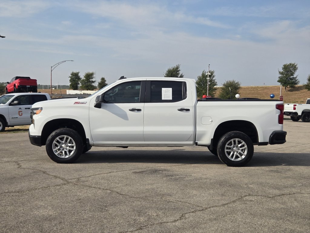 Used 2024 Chevrolet Silverado 1500 Custom Trail Boss AWD/4WD image 4