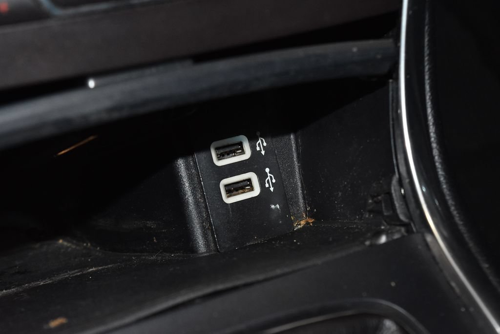 Used 2016 Ford Edge Titanium FWD image 14