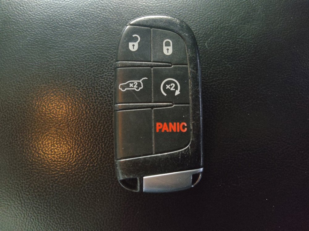 Used 2019 Jeep Grand Cherokee Laredo image 32