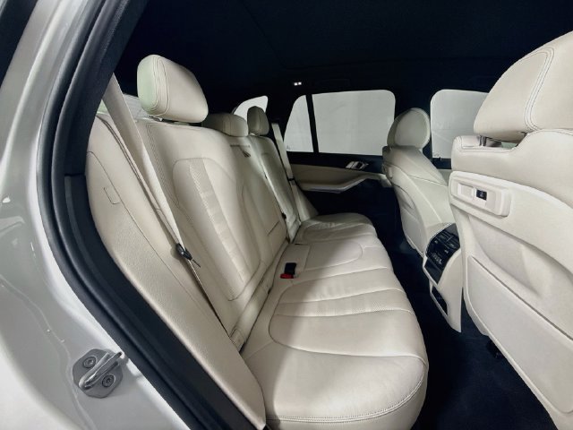 Used 2020 BMW X5 sDrive40i w/ M Sport Package RWD image 29