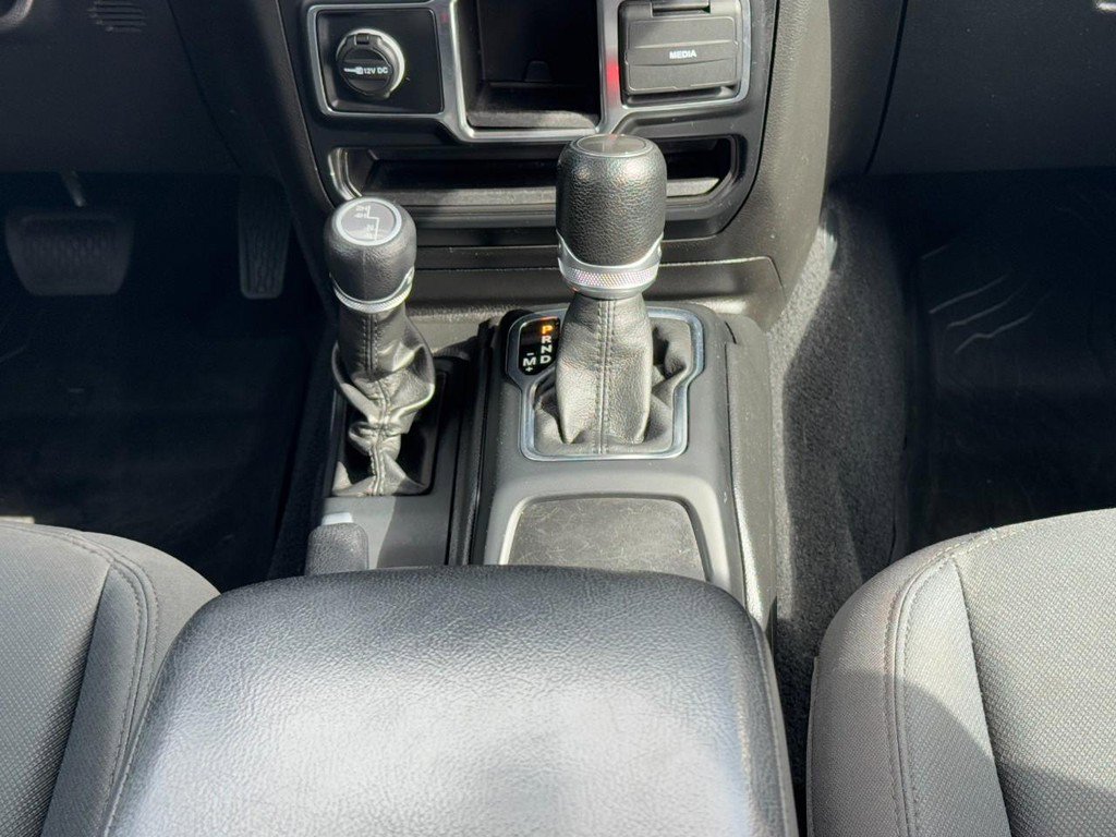 Used 2022 Jeep Gladiator Sport AWD/4WD image 17