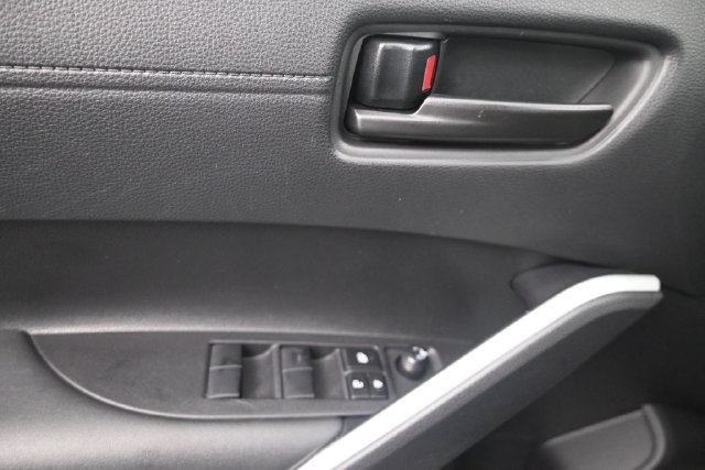Used 2026 Toyota Corolla Cross LE FWD image 17