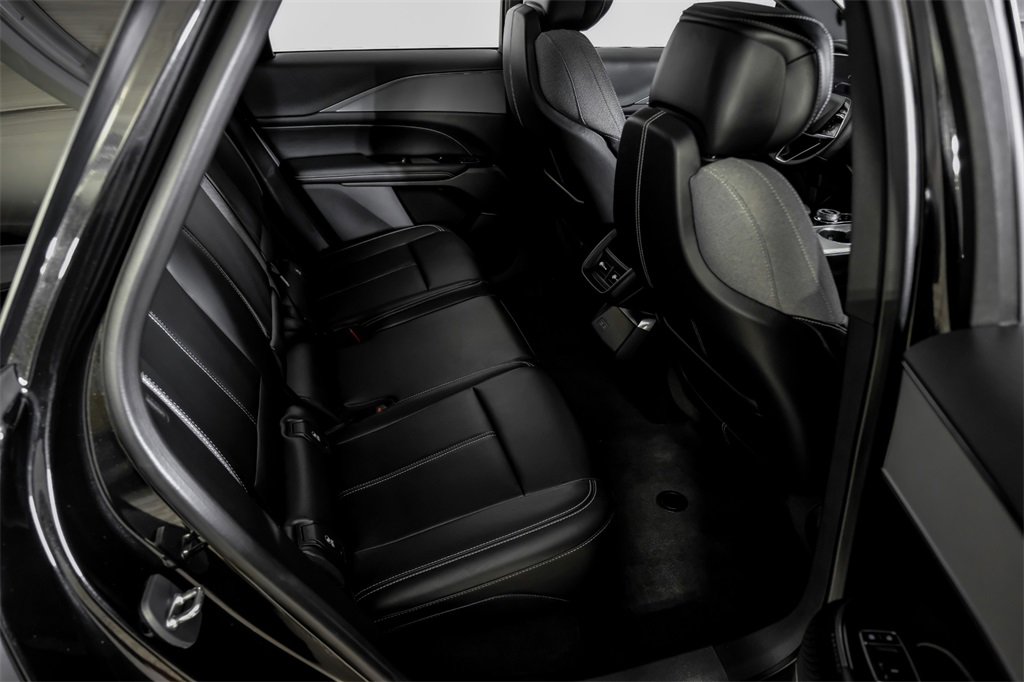 Used 2024 Cadillac Lyriq Tech image 36