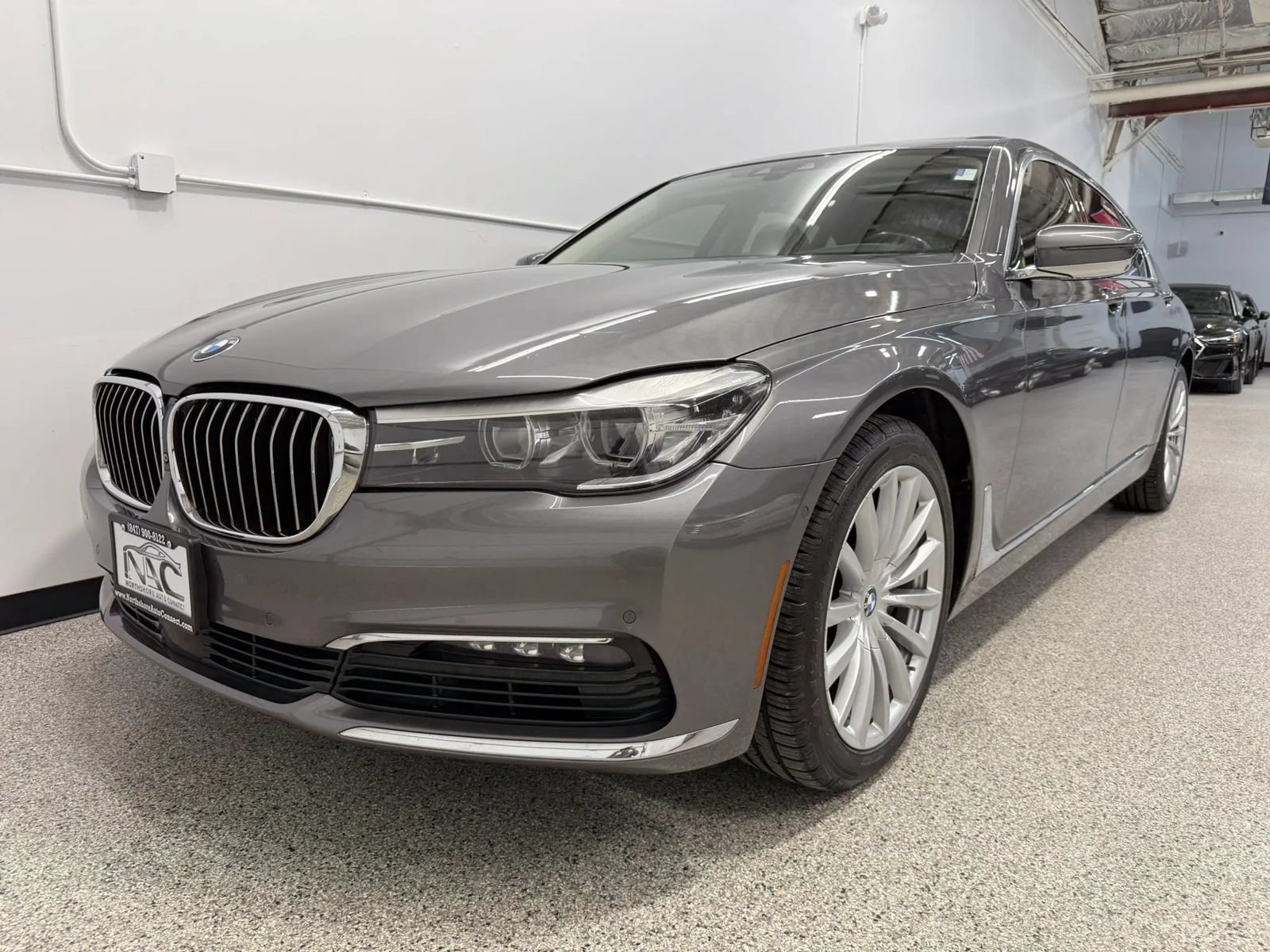 Used 2017 BMW 740i xDrive AWD/4WD image 9