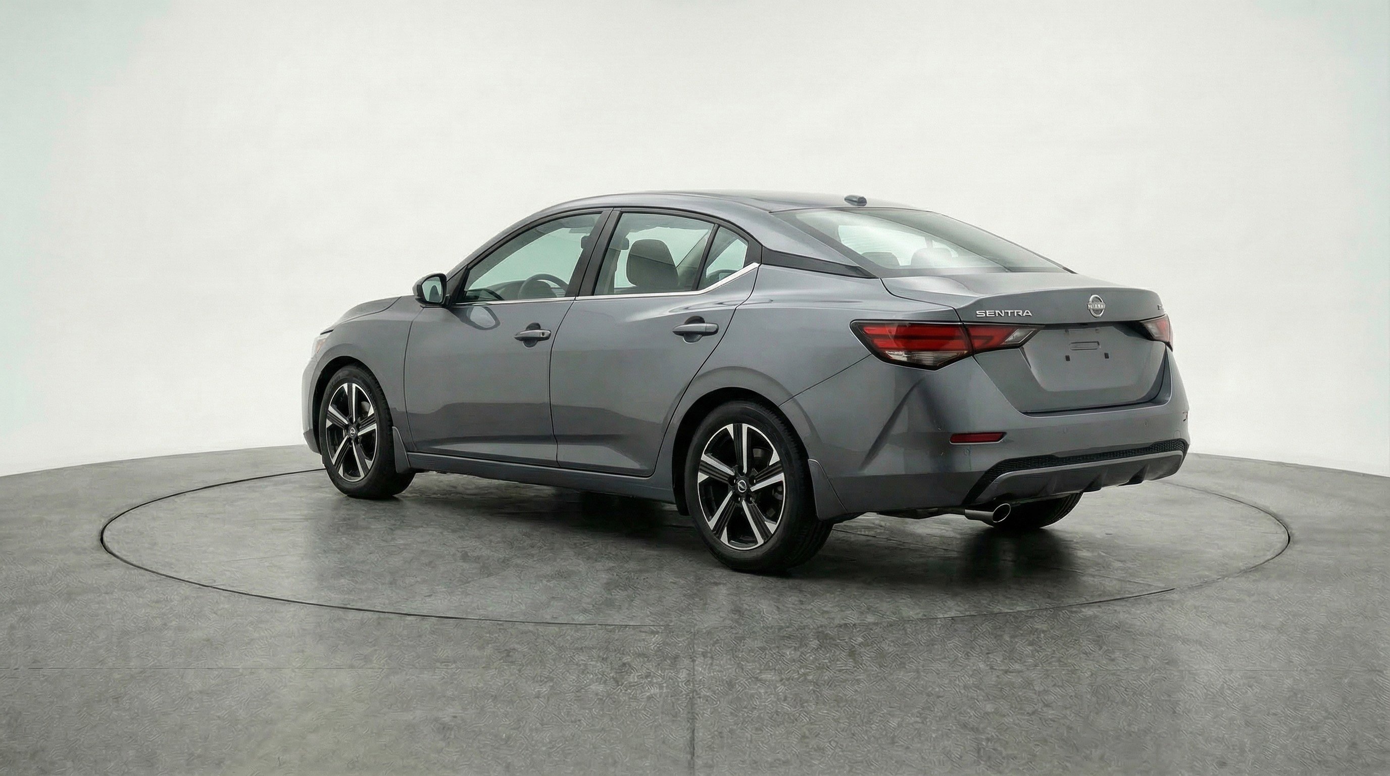 Used 2025 Nissan Sentra SV image 6