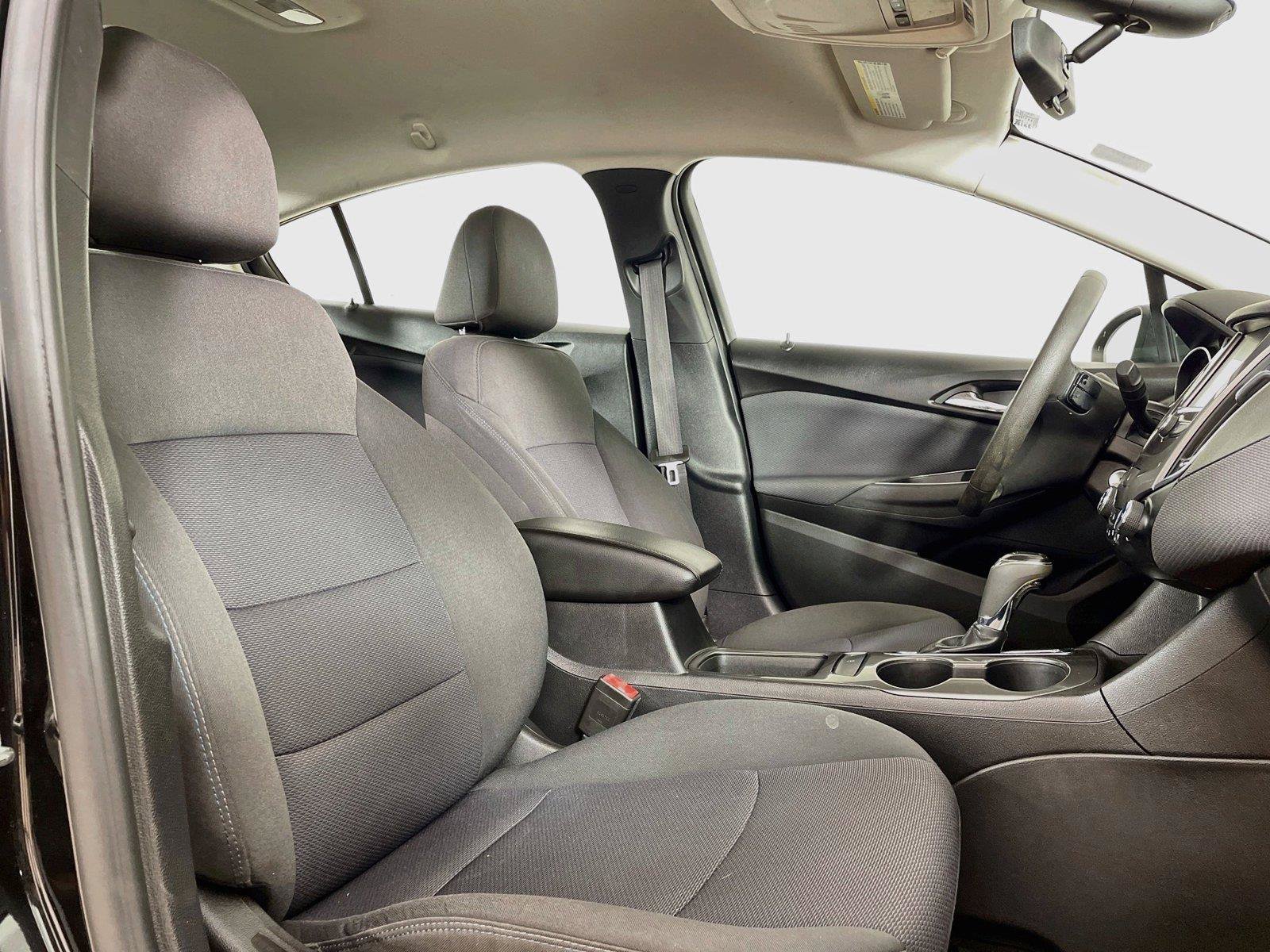 Used 2017 Chevrolet Cruze LT FWD image 25