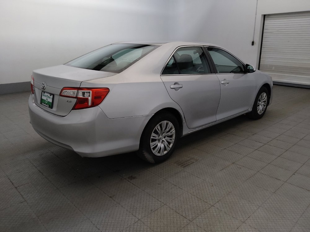 Used 2014 Toyota Camry LE FWD image 9