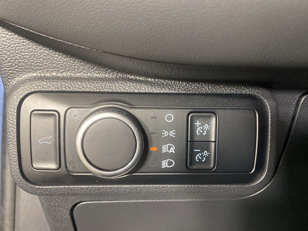 Used 2025 Ford Explorer Active AWD/4WD image 11