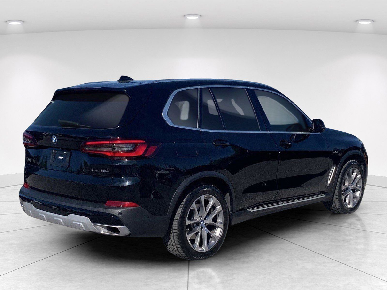 Used 2023 BMW X5 xDrive45e image 3