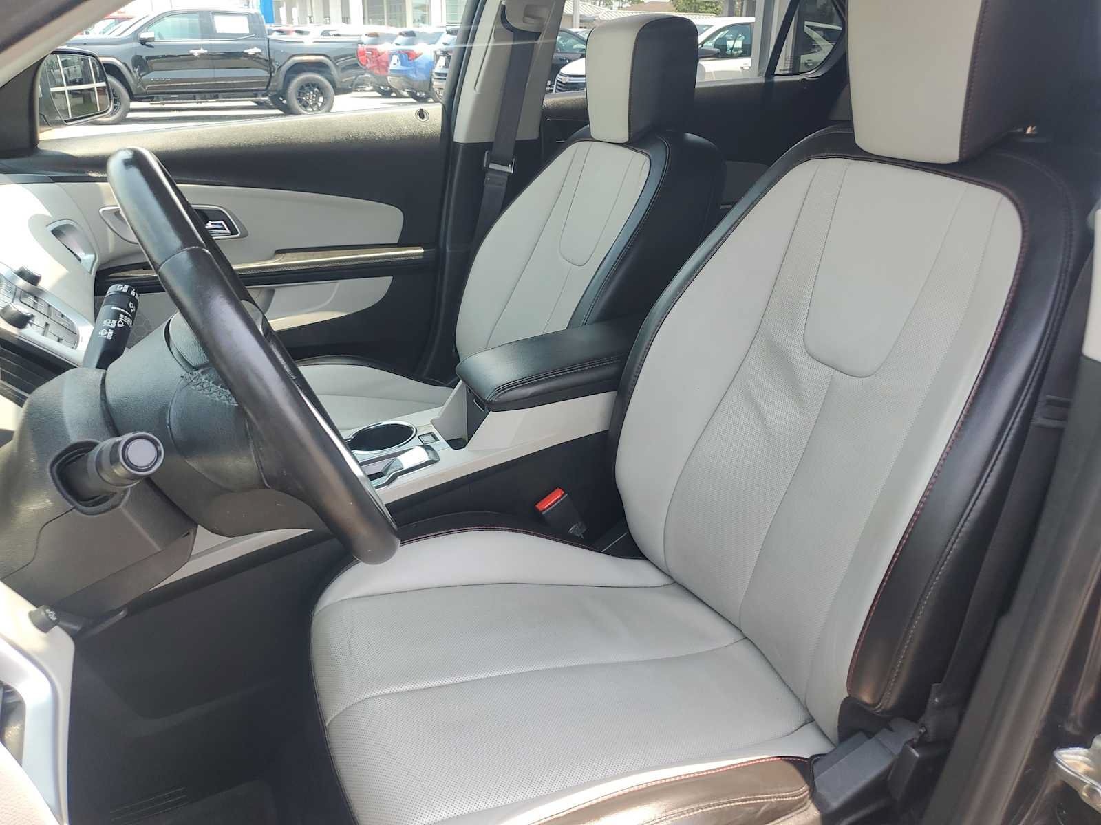 Used 2016 Chevrolet Equinox LTZ w/ Enhanced Convenience Package FWD image 19