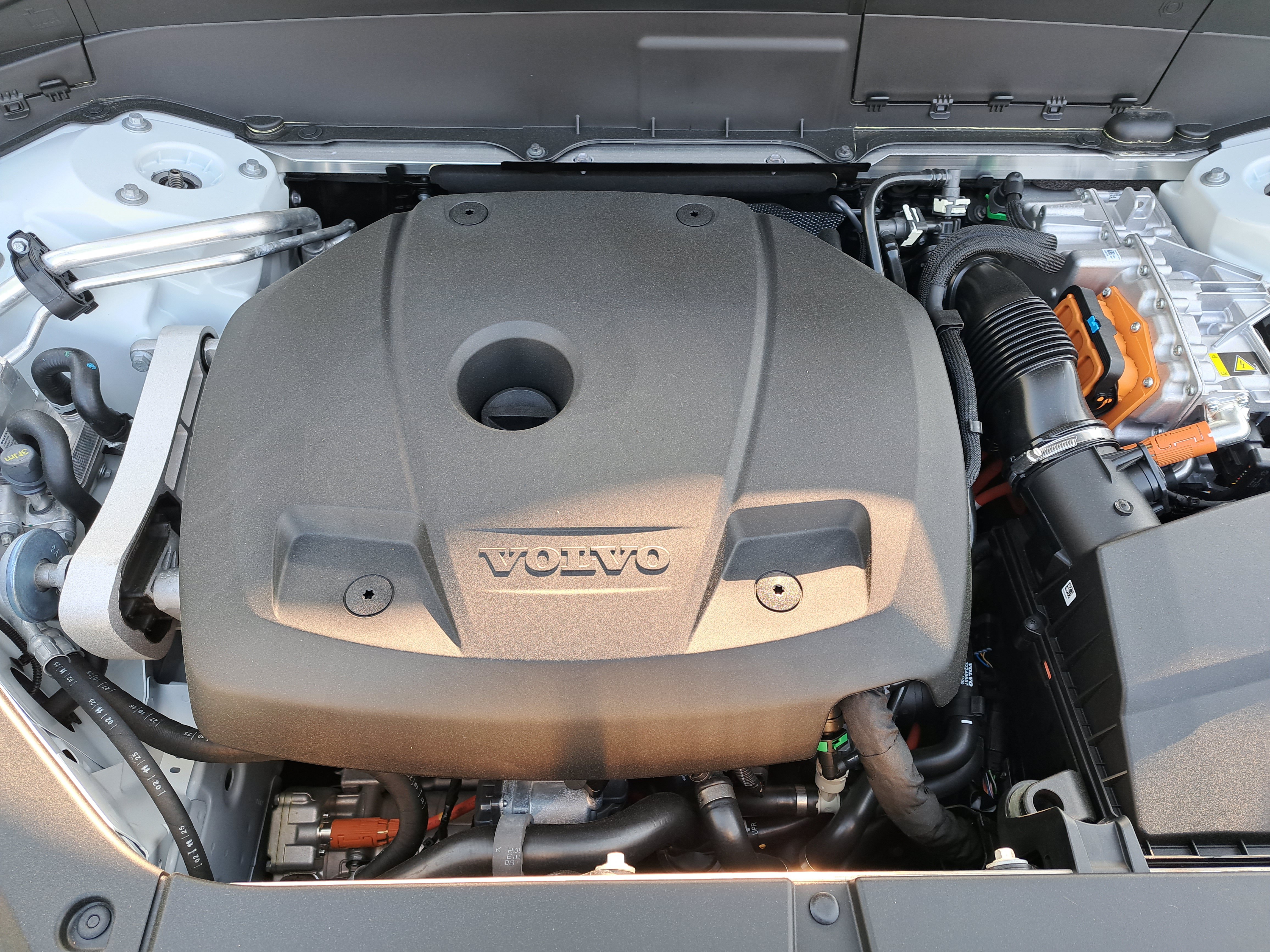 New 2026 Volvo XC90 T8 Plus AWD/4WD image 9