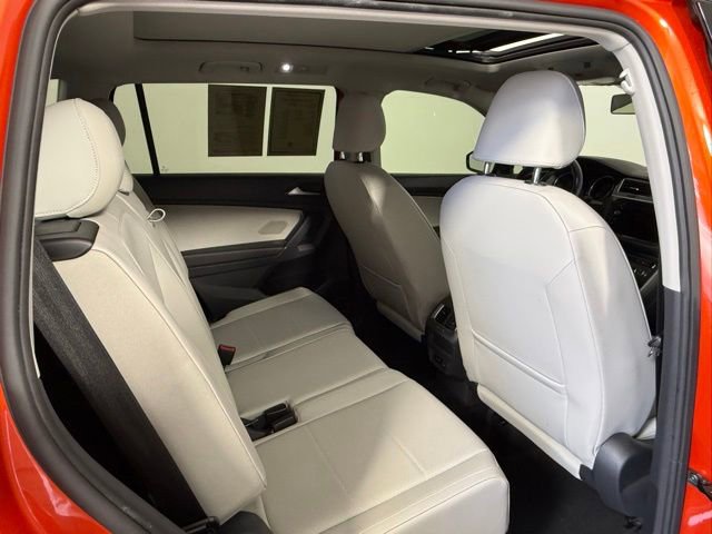 Used 2018 Volkswagen Tiguan SE w/ Panoramic Sunroof Package FWD image 46