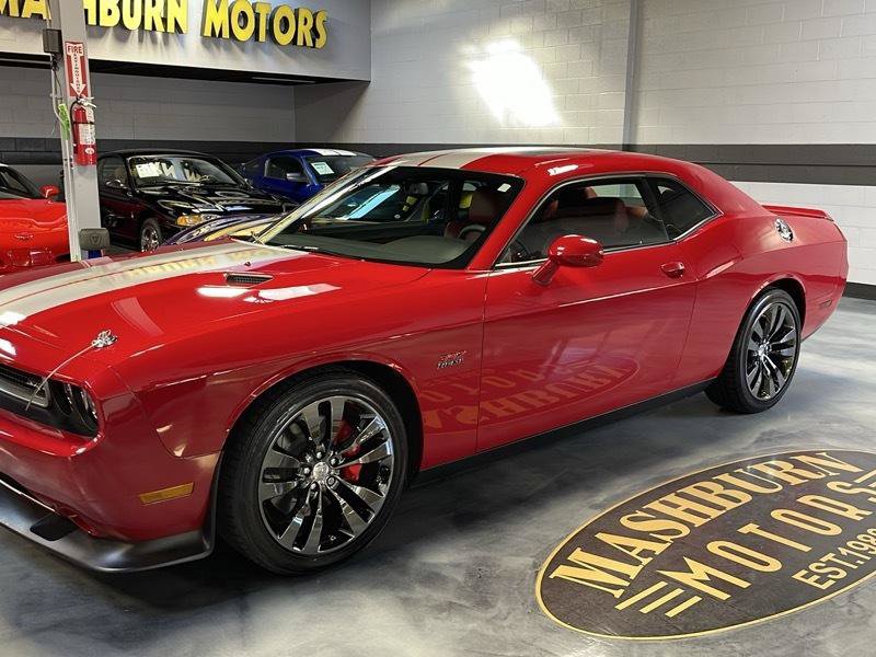 Used 2013 Dodge Challenger SRT8 w/ Harman Kardon Audio Group RWD image 2
