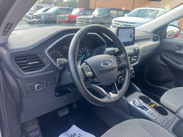 Certified 2022 Ford Escape SE w/ Cold Weather Package AWD/4WD image 7