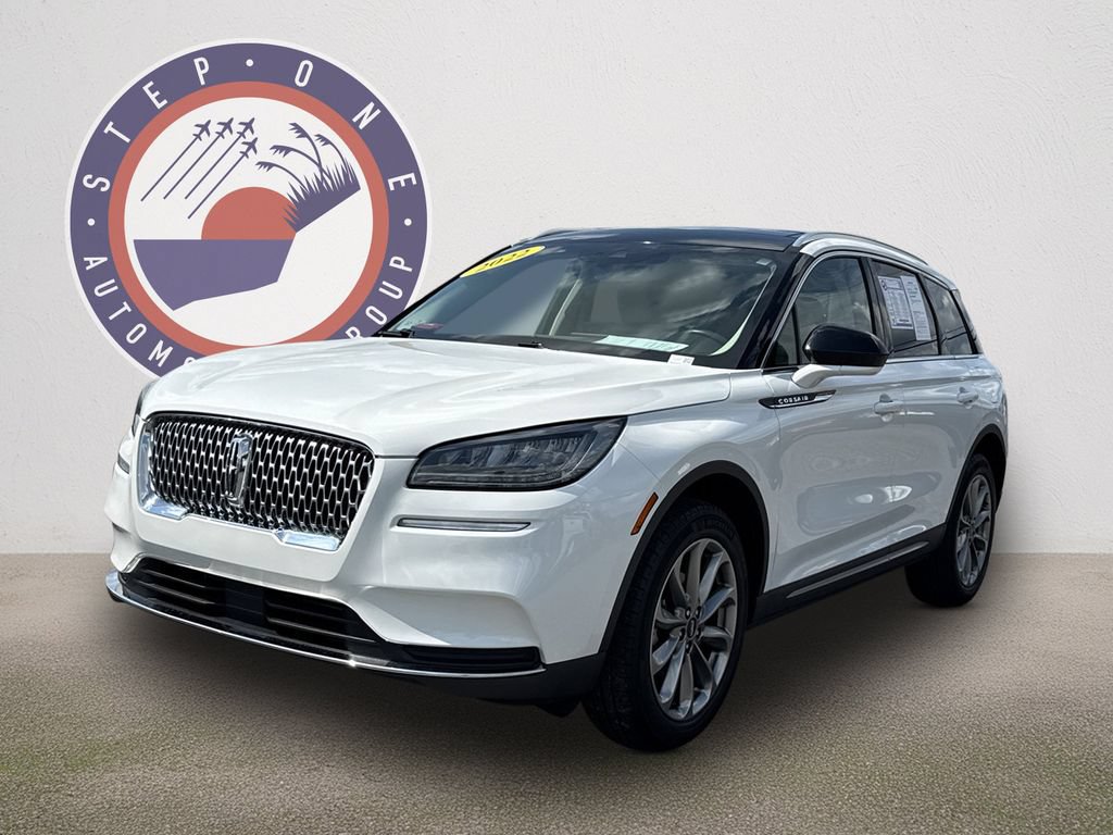 Used 2022 Lincoln Corsair AWD w/ Premium Package image 2
