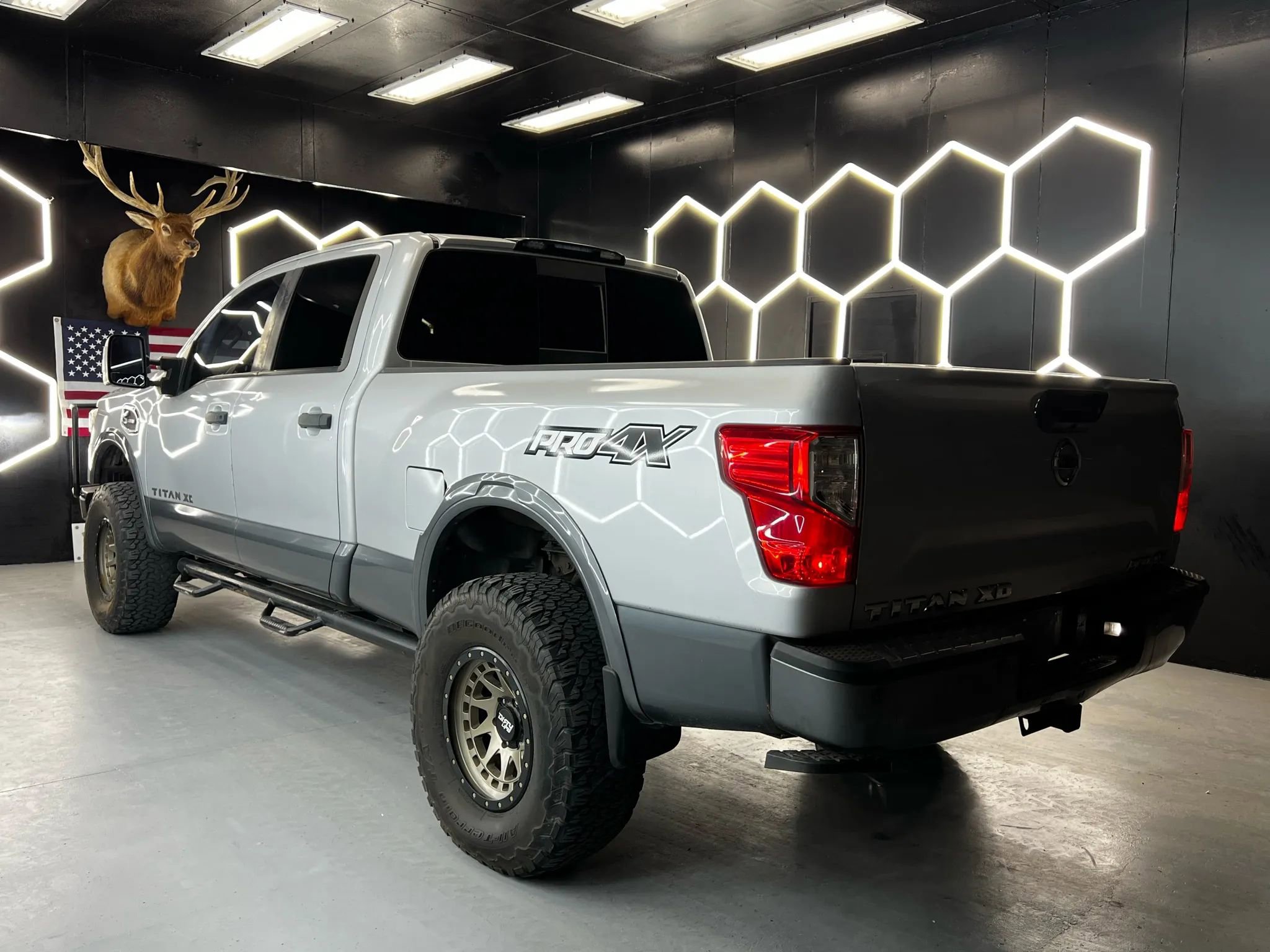 Used 2017 Nissan Titan PRO-4X AWD/4WD image 8
