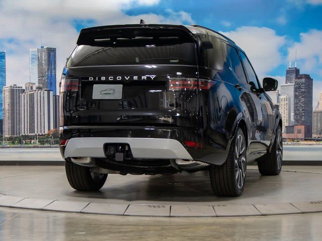 Certified 2025 Land Rover Discovery Metropolitan Edition image 8