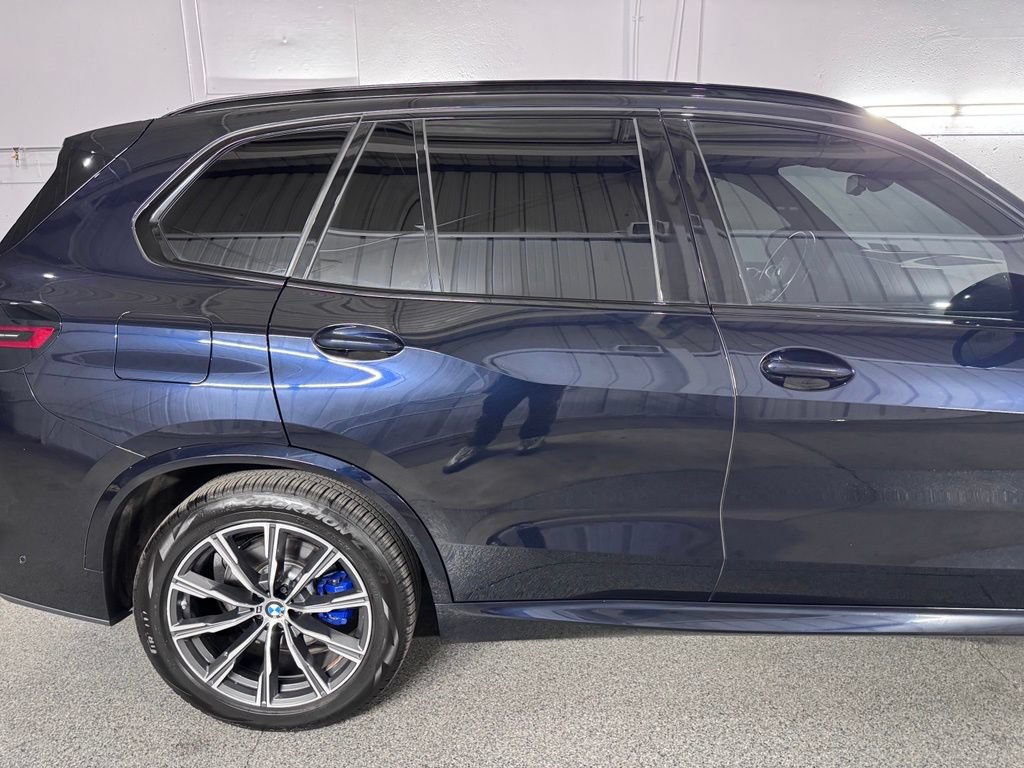Used 2024 BMW X5 xDrive40i w/ M Sport Package AWD/4WD image 9