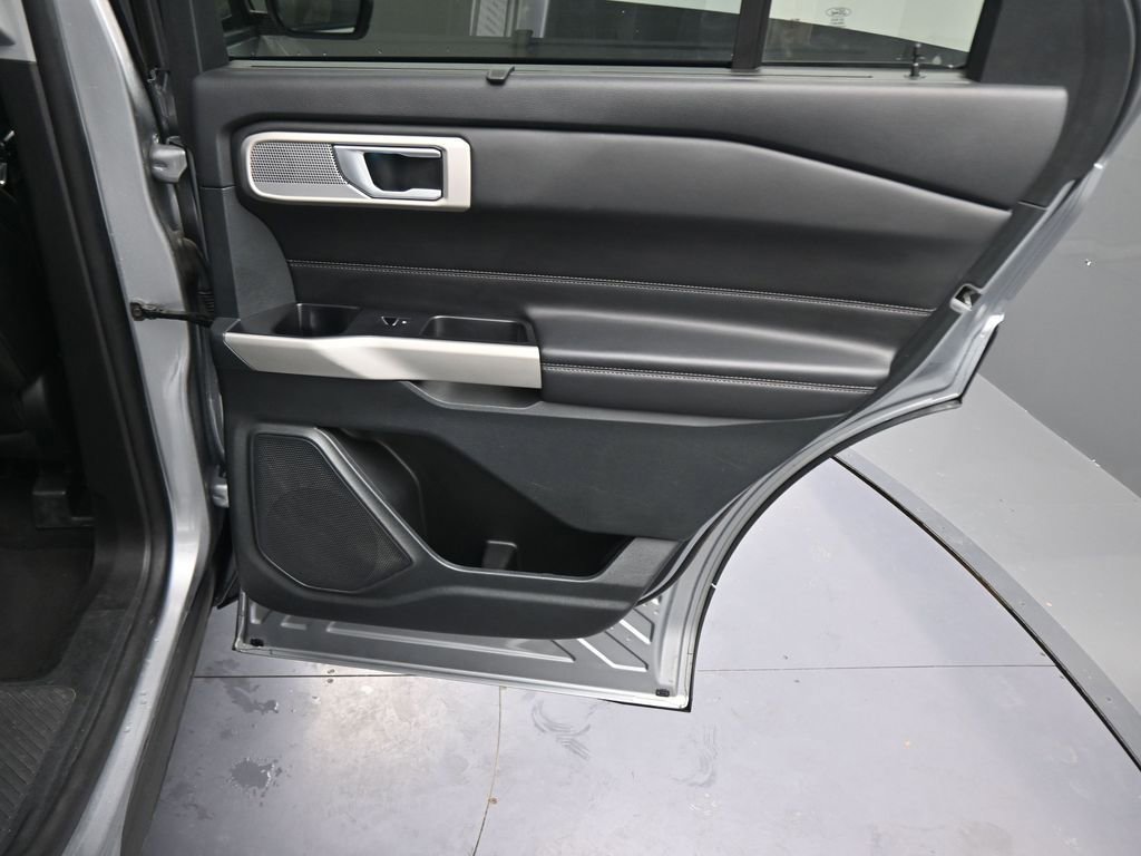 Used 2023 Ford Explorer Limited image 40