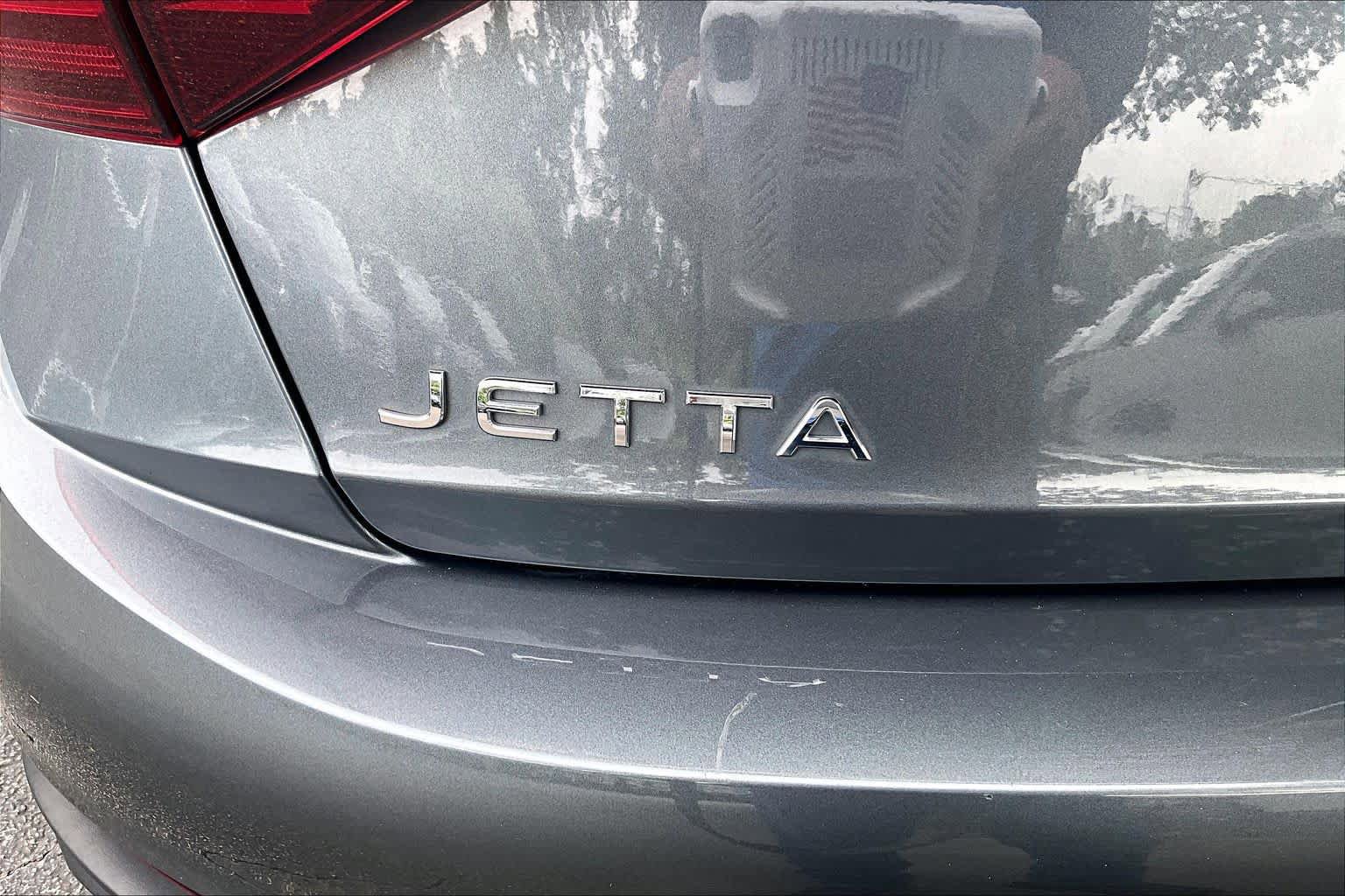 Used 2023 Volkswagen Jetta SE w/ Panoramic Sunroof Package FWD image 10