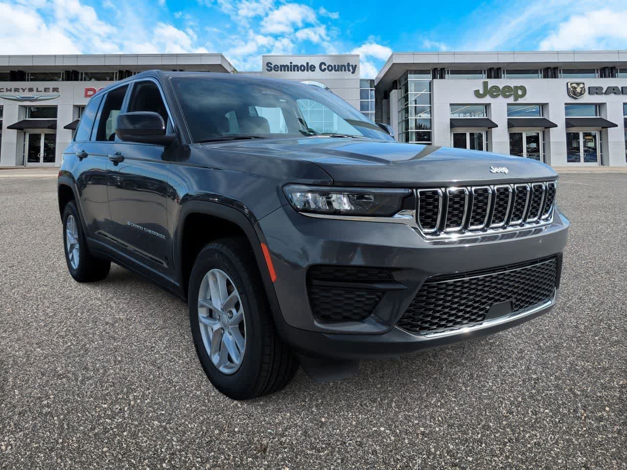 New 2026 Jeep Grand Cherokee Laredo X AWD/4WD image 2