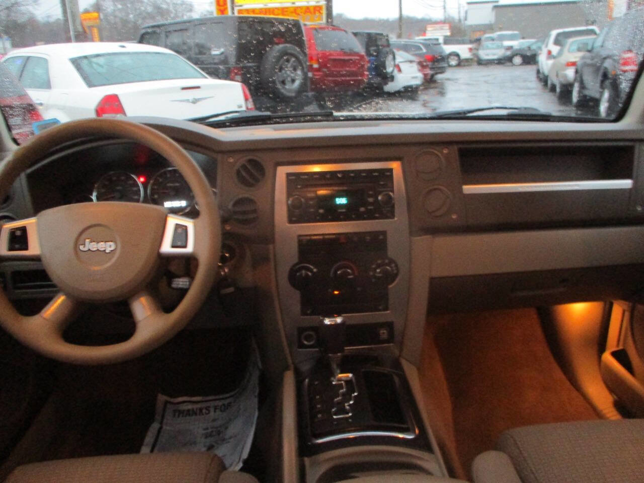 Used 2008 Jeep Commander Sport image 8