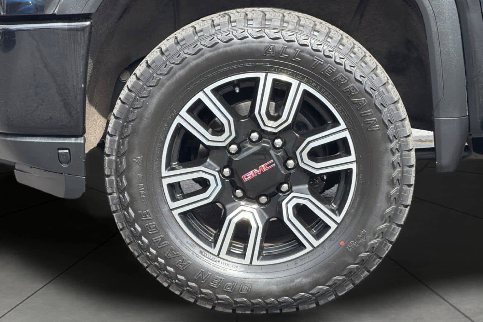 Used 2021 GMC Sierra 3500 AT4 w/ AT4 Premium Plus Package AWD/4WD image 11