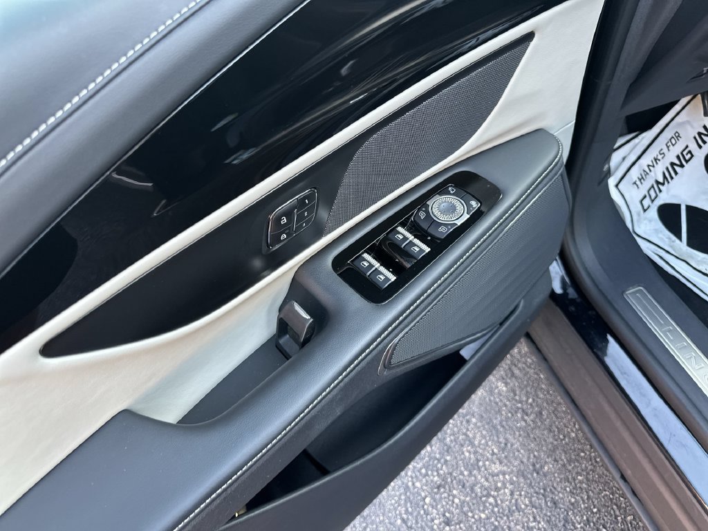 Certified 2024 Lincoln Nautilus Premier AWD/4WD image 15