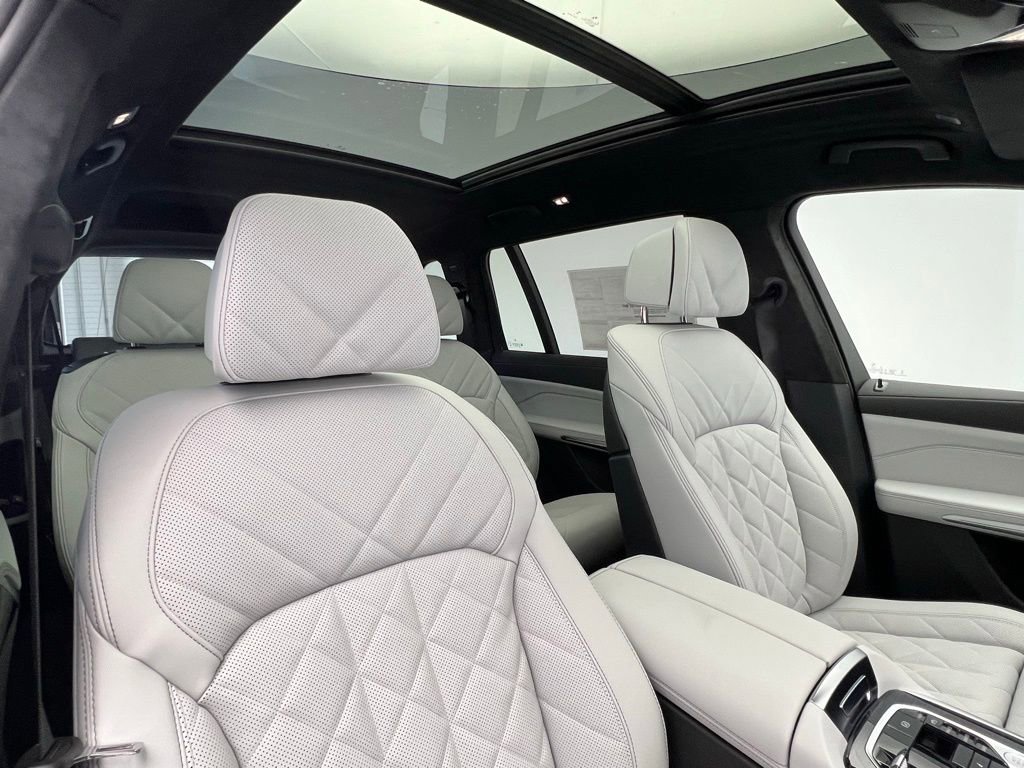 New 2026 BMW X7 xDrive40i w/ M Sport Package image 7