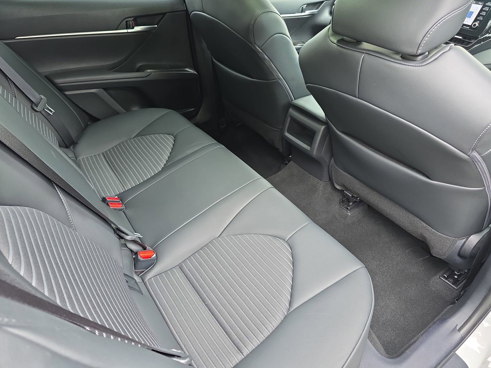 Used 2024 Toyota Camry SE w/ Convenience Package FWD image 11
