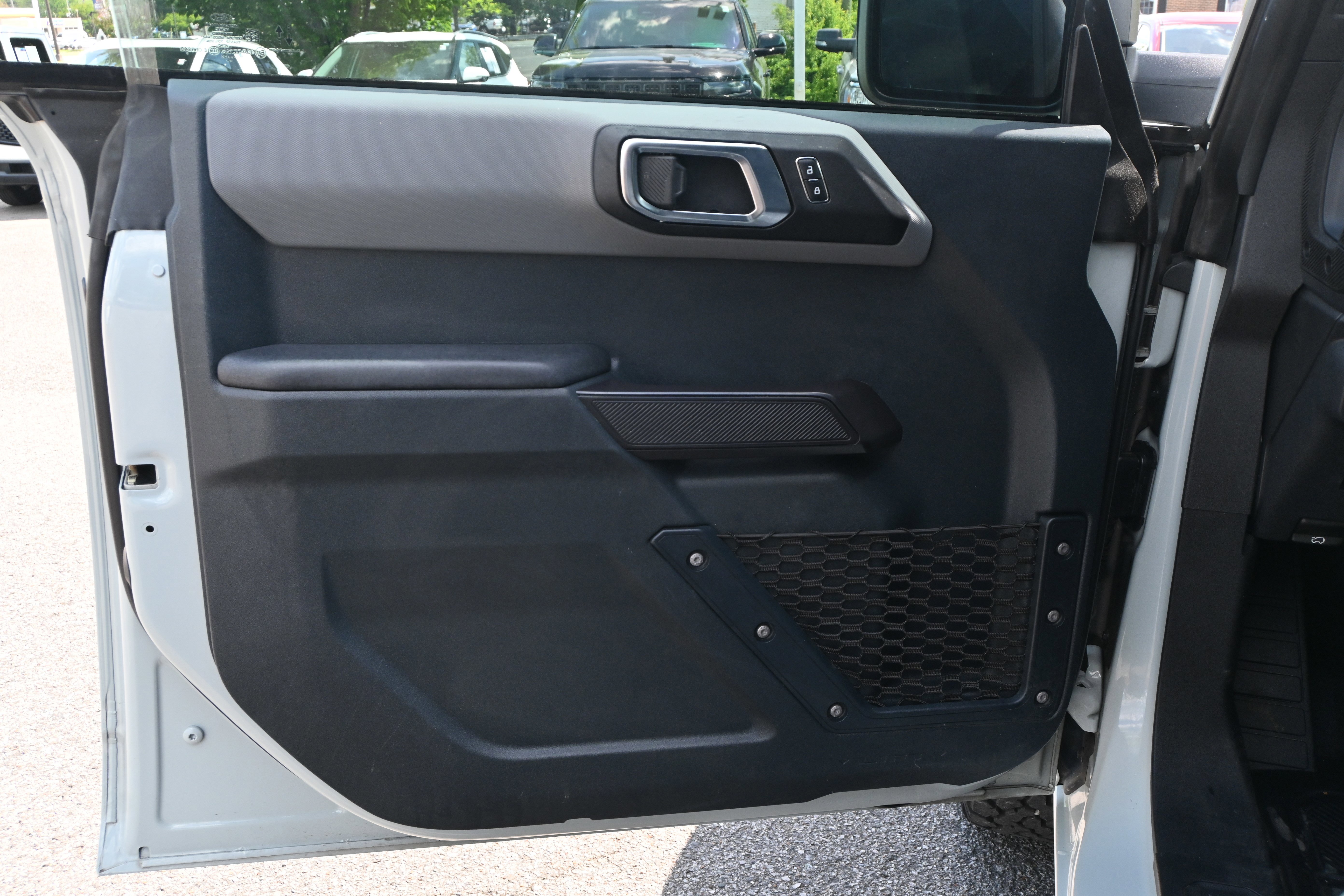 Used 2024 Ford Bronco Black Diamond AWD/4WD image 14