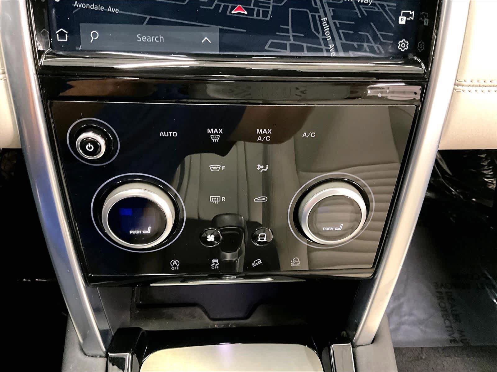 Used 2023 Land Rover Discovery Sport SE image 39