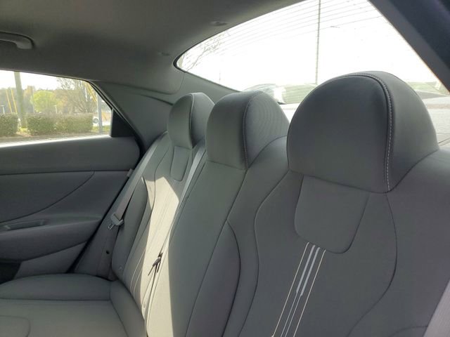 Used 2025 Hyundai Elantra Sport image 9