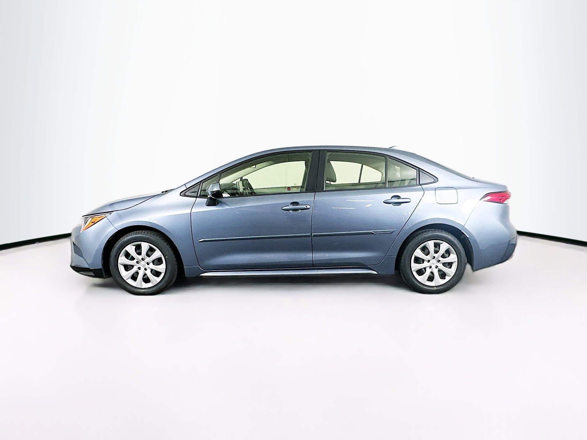 Used 2020 Toyota Corolla LE image 4