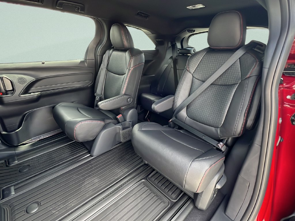 New 2026 Toyota Sienna XSE AWD/4WD image 10
