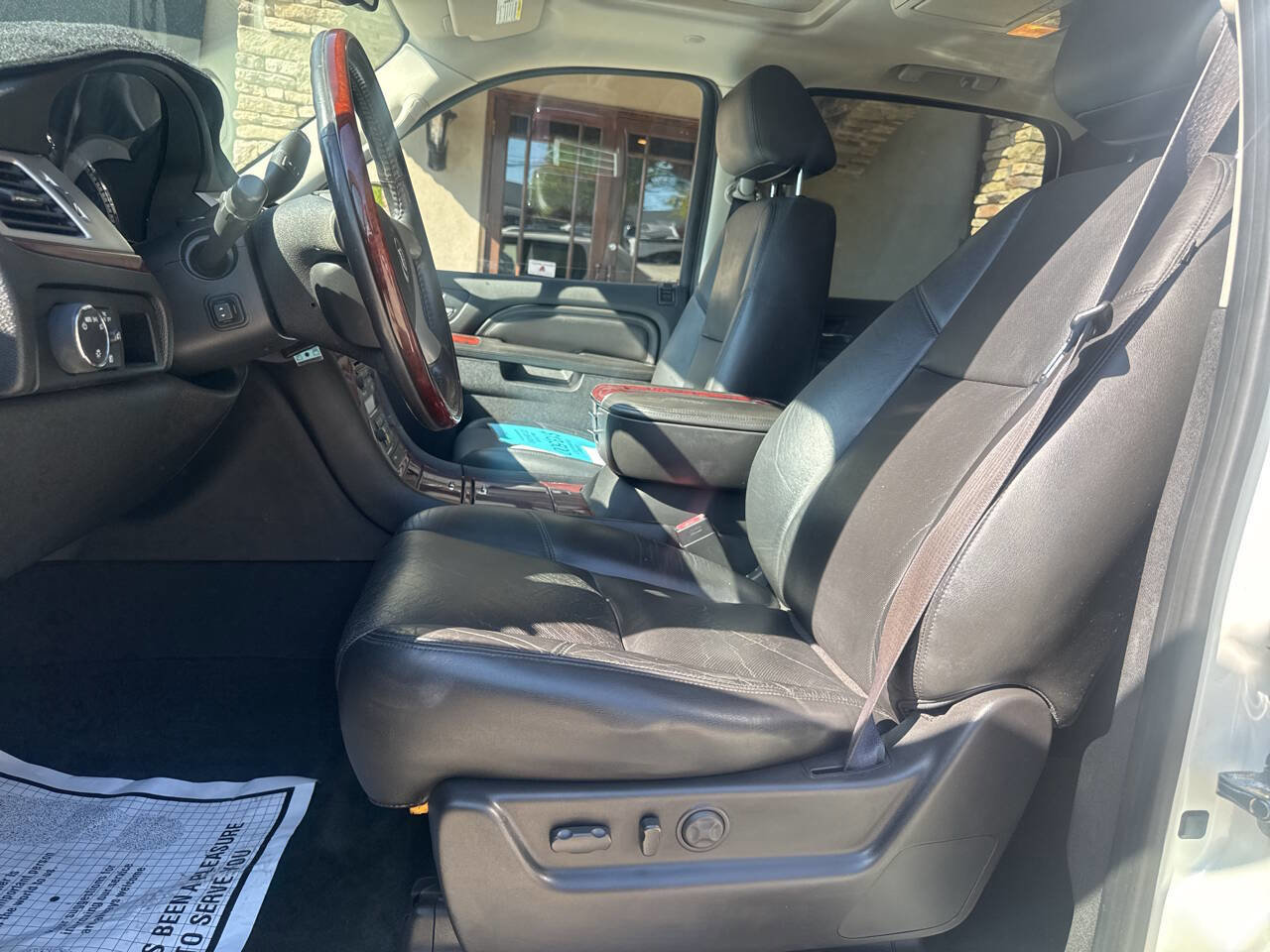 Used 2012 Cadillac Escalade EXT Premium AWD/4WD image 9