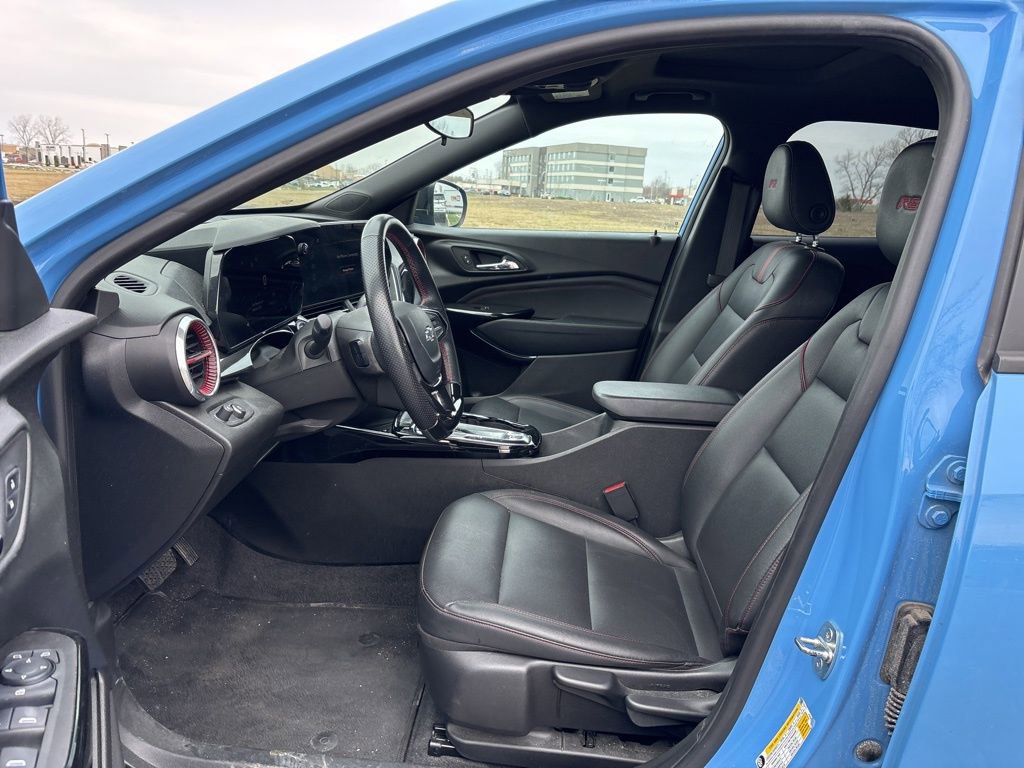 Used 2024 Chevrolet Trax RS w/ Sunroof Package image 15