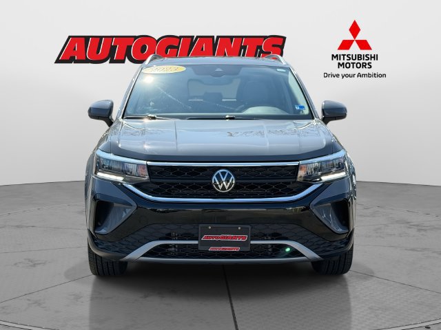 Used 2023 Volkswagen Taos SE w/ Panoramic Sunroof Package AWD/4WD image 7