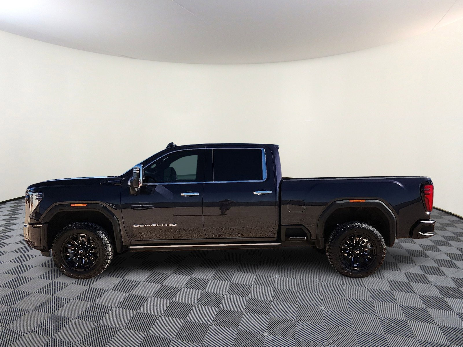 Used 2024 GMC Sierra 2500 Denali Ultimate w/ Max Trailering Package image 2