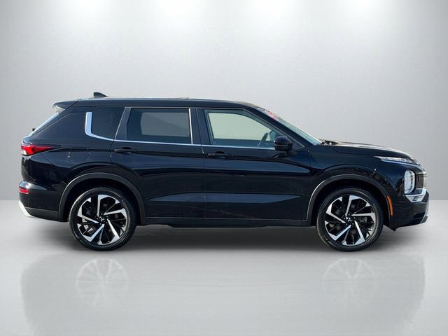 Used 2023 Mitsubishi Outlander SE image 8