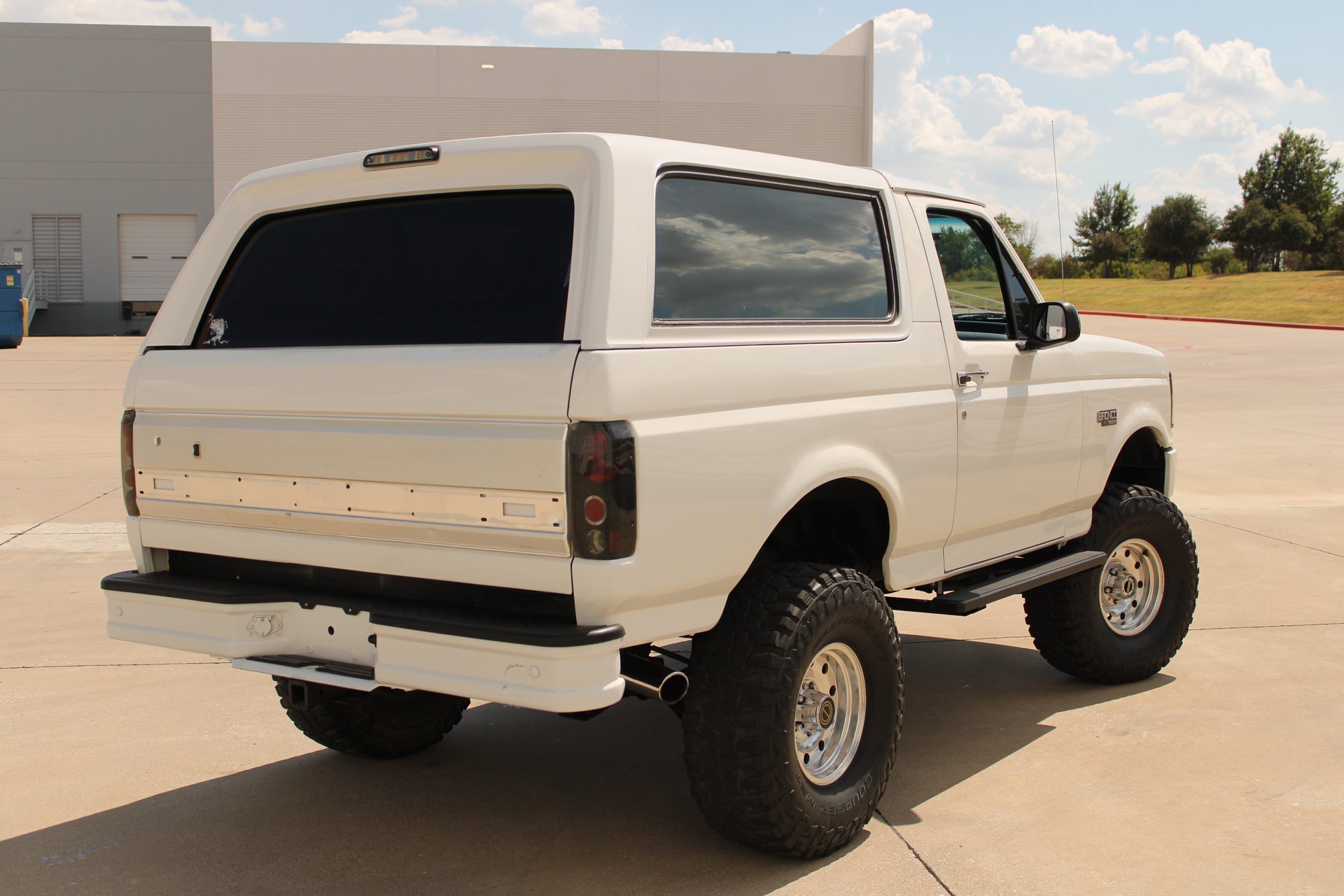 Used 1993 Ford Bronco XLT AWD/4WD image 15