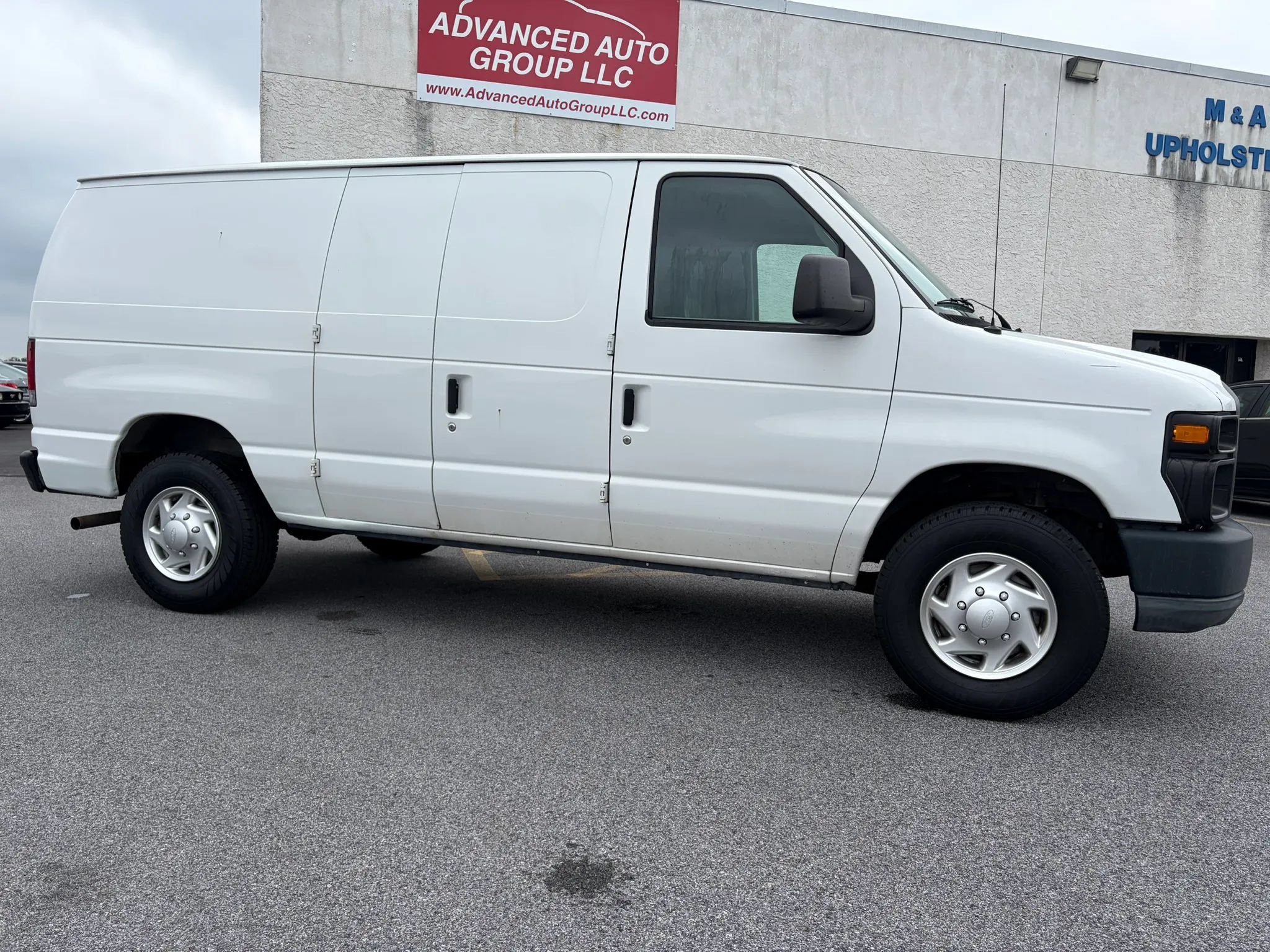 Used 2011 Ford E-250 and Econoline 250 w/ PWR Group RWD image 4